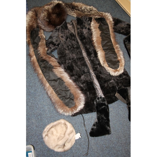 318 - Ladies fur jacket, tippet and hat.