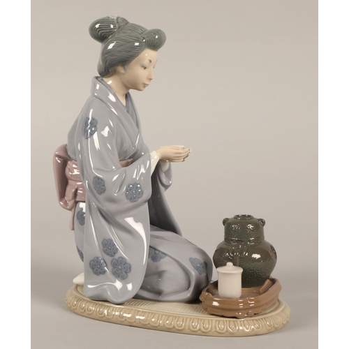 8 - Lladro Japanese woman drinking tea