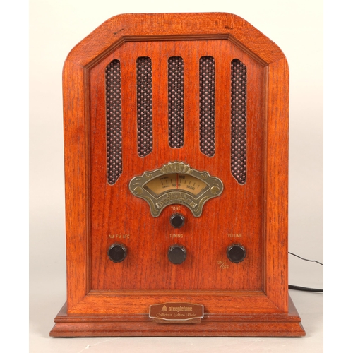 512 - Steepletone Collector's Edition Radio