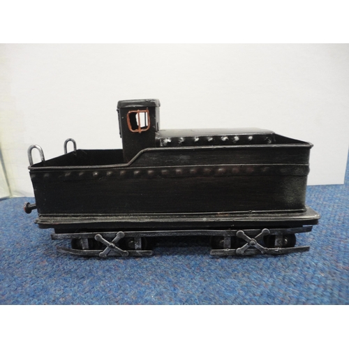 15 - Model railway locomotive with tender.