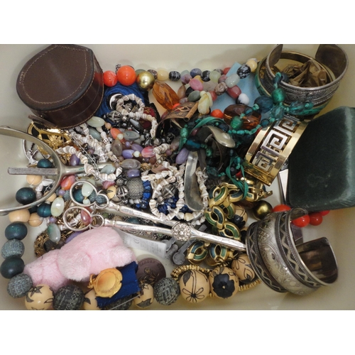 206 - Large quantity of costume jewellery to include Monet examples, beads, dressing table items, boxed co... 