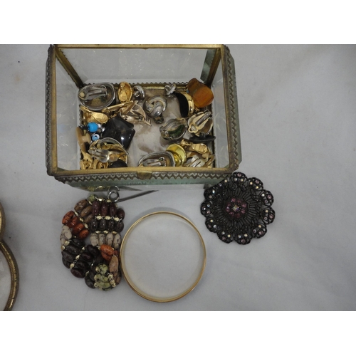 206 - Large quantity of costume jewellery to include Monet examples, beads, dressing table items, boxed co... 