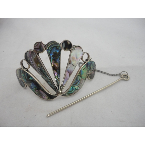 209 - Small tin containing miscellaneous costume jewellery to include bead necklaces, bangles, pendant etc... 