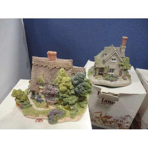227 - Eight Lilliput Lane model buildings and cottages, with boxes.  (8)