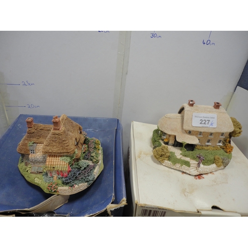 227 - Eight Lilliput Lane model buildings and cottages, with boxes.  (8)