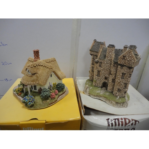 227 - Eight Lilliput Lane model buildings and cottages, with boxes.  (8)