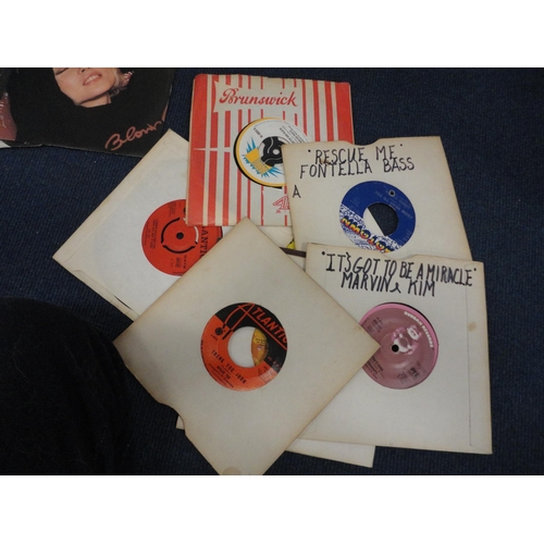 232 - Box of miscellaneous 7in vinyl records to include Blondie, Phil Collins, Michael Jackson, John Lenno... 