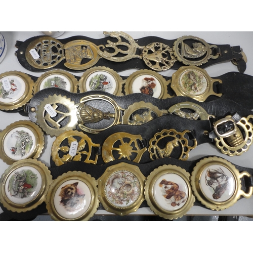 25 - Collection of decorative ceramics to include two Oriental-style vases, also horse brasses, pair of b... 