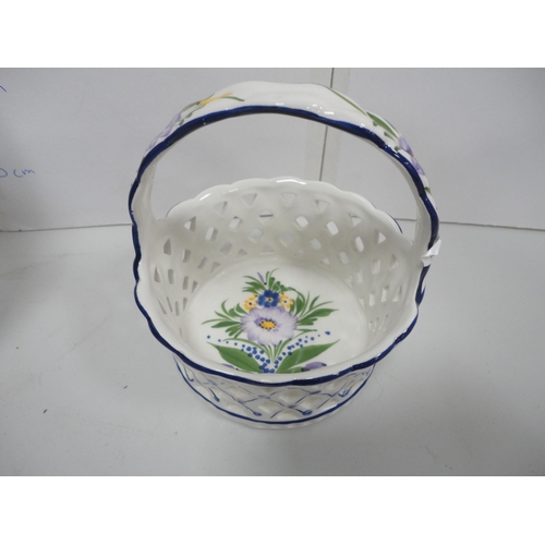 25 - Collection of decorative ceramics to include two Oriental-style vases, also horse brasses, pair of b... 