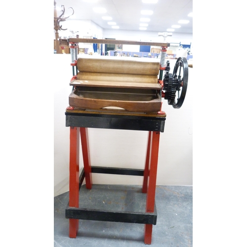 Lot 252       
