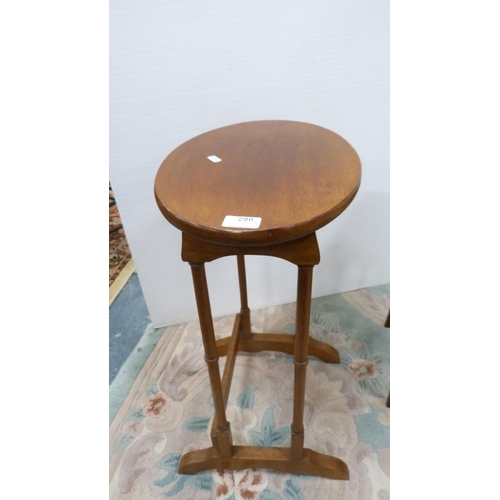 290 - Occasional table, two plant stands and a magazine rack.&nbsp; (4)