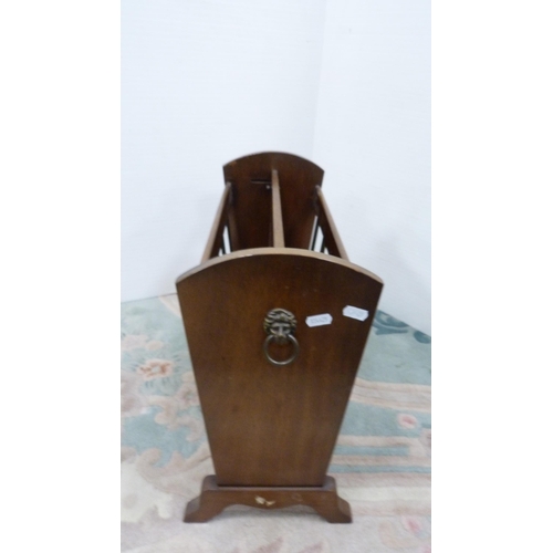 290 - Occasional table, two plant stands and a magazine rack.&nbsp; (4)