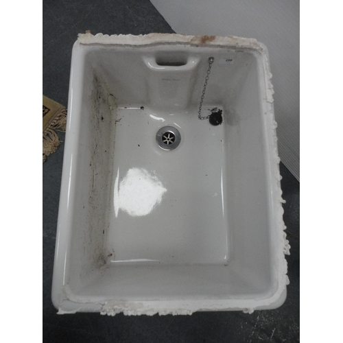 299 - Armitage Shanks vintage butler's-style sink.