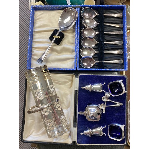 306 - Assorted cased flatware