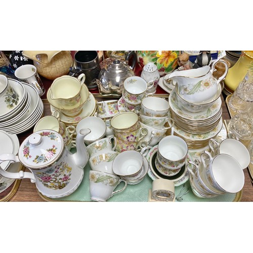 312 - Assorted teaware to include Royal Stafford, Duchess and Queen's 