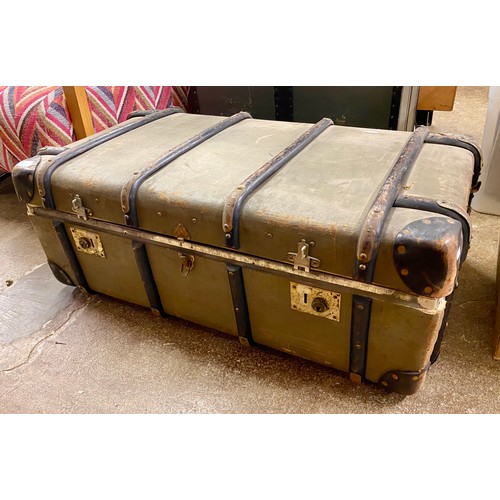 651 - Large vintage travel trunk