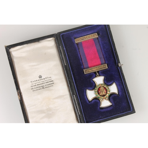 1119 - George V Distinguished Service Order DSO medal in Garrard & Co Ltd issue box.