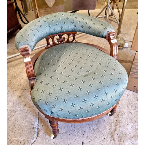 675 - Floral upholstered tub chair