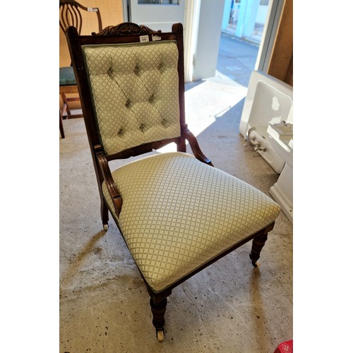 676 - Mahogany button back chair