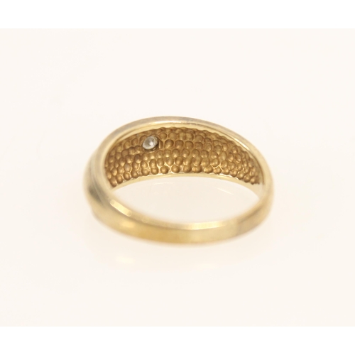 404 - 9ct gold ring set with small round cut diamond, size N/O, 3.7g.