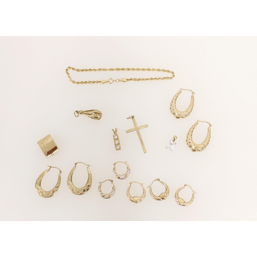 417 - 9ct gold jewellery incl. earrings, pendants, gross 11.1g.