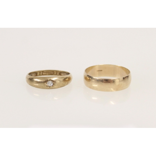 422 - Two 9ct gold rings, one set with small white stone, gross 5.0g.