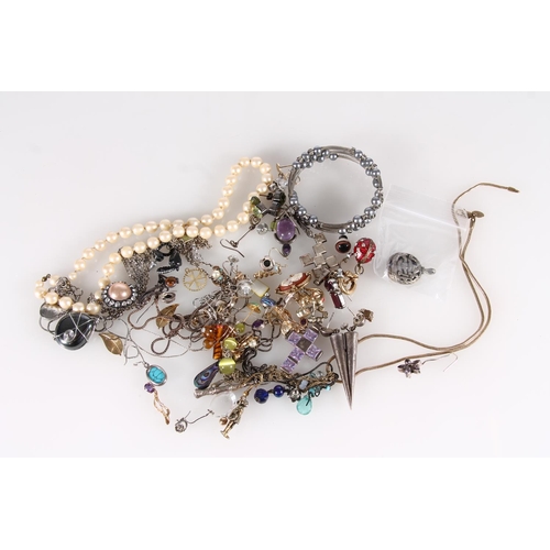 458 - Costume jewellery incl. bangles, necklaces, earrings etc. (qty)