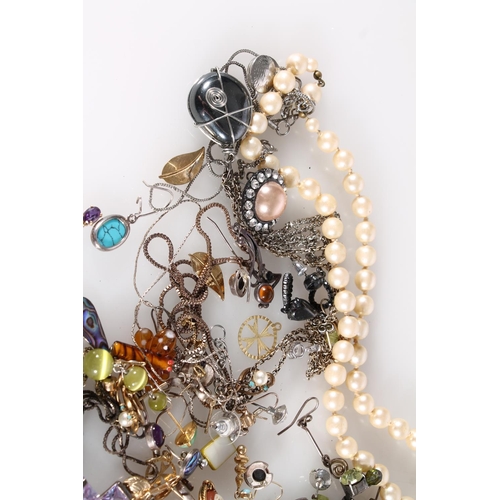 458 - Costume jewellery incl. bangles, necklaces, earrings etc. (qty)