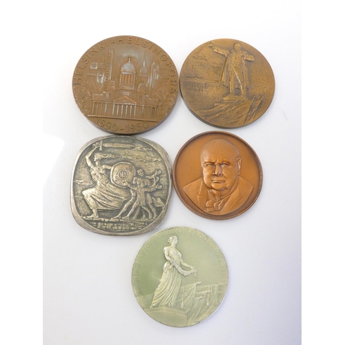 335 - Commemorative medal group to include a 1965 Death of Churchill bronze medal, Seven Centuries of Wars... 