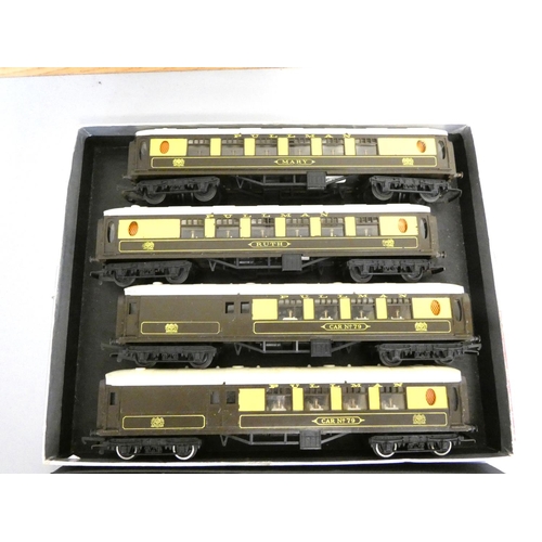 217 - Group of 00 gauge Pullman carriages to include Triang ''Ruth'' R228, ''Lucille'', ''Car No79'', etc.... 