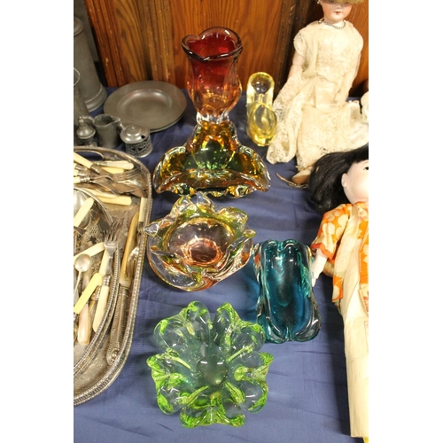 40 - European Art Glass vases, bowls, etc.