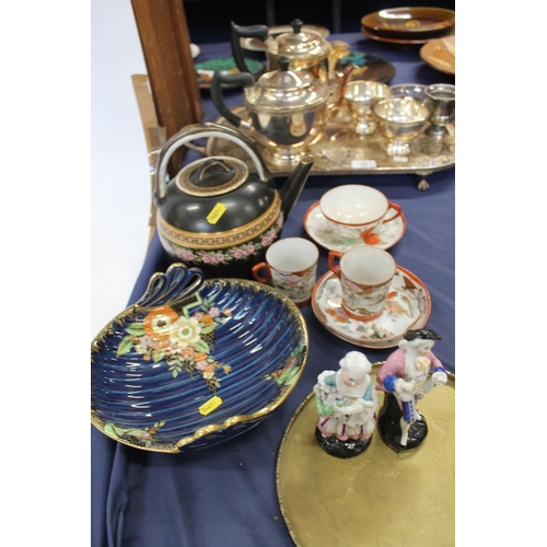 76 - Ceramics to include a Crown Devon Art Deco lustre bowl, a black teapot, Japanese cups and saucers, a... 