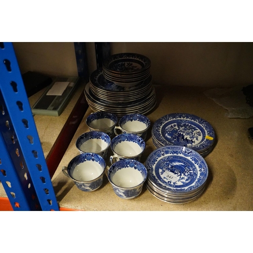 347 - Blue and white Willow pattern part set.