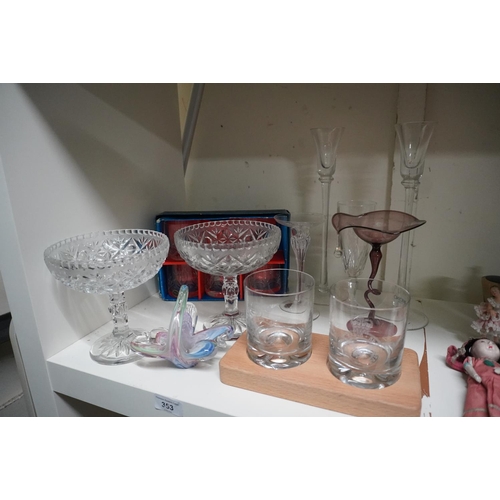 353 - Glassware to include an Art Glass swan, six boxed glasses, etc.