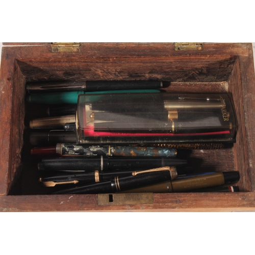 259 - Vintage fountain pens to include Parker, etc. in a brass bound wooden box.