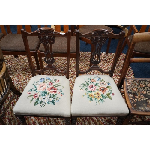 666 - Pair of Edwardian hallchairs.