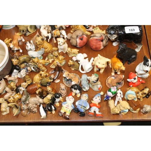 169 - Animal models to include Wade Whimsies, Noddy, PC Plod and Big Ears figures, Robin pepper pots, Ital... 