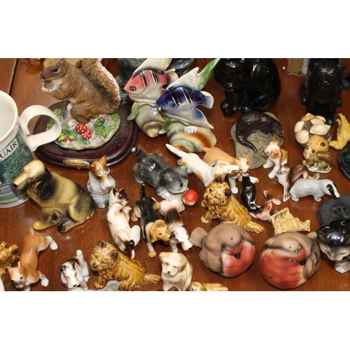 169 - Animal models to include Wade Whimsies, Noddy, PC Plod and Big Ears figures, Robin pepper pots, Ital... 