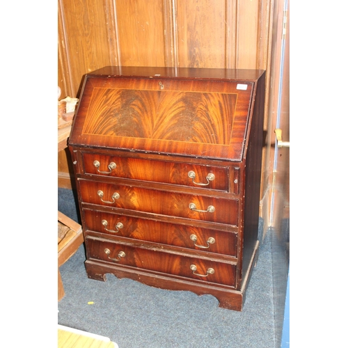 651 - Mahogany bureau.