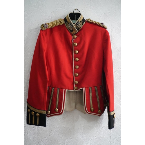 1743 - British army uniform, a red doublet jacket having Hawkes and Co brass Kings Own Scottish Borderers K... 