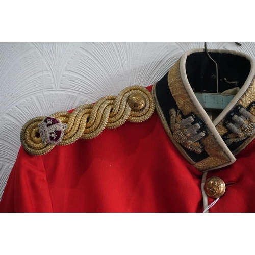 1743 - British army uniform, a red doublet jacket having Hawkes and Co brass Kings Own Scottish Borderers K... 