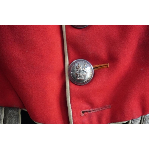 1744 - British army uniform, a red doublet jacket penned to the interior 'G E HUDSON', having Jennens and C... 