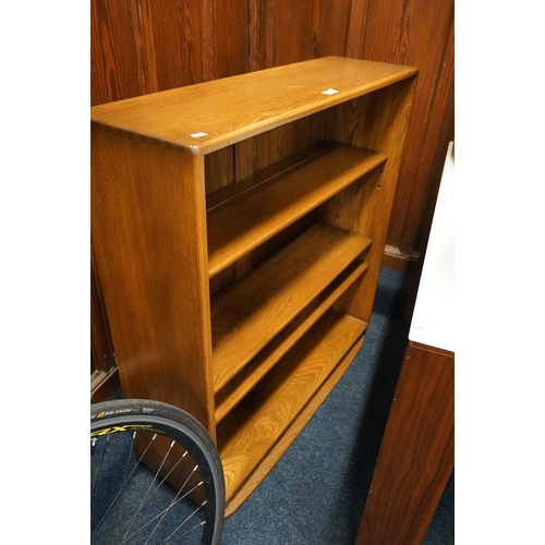 620A - Ercol mid century retro elm bookcase, H96.5cm, W92cm.