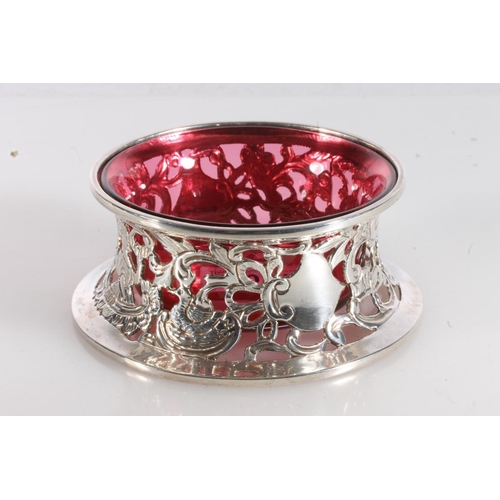 58 - George V pierced silver sugar bowl of potato ring form by Pairpoint Brothers, London 1921, 116g, wit... 