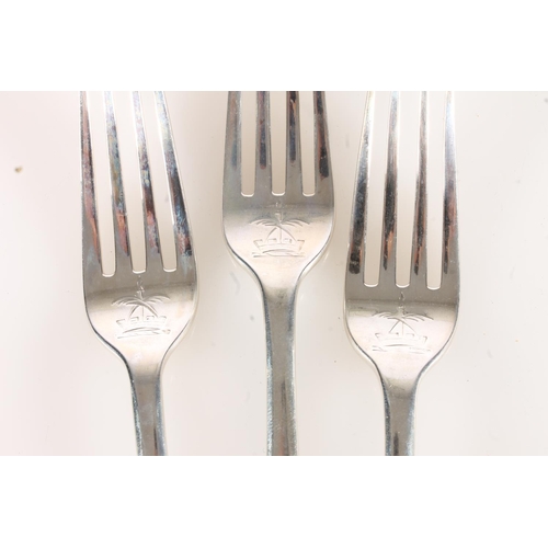 82 - Set of three oar pattern table forks, makers mark IT, London 1811, 195g. (3)