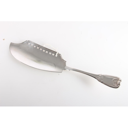 100 - Scottish silver fish slice by Robert Gray & Son, Glasgow 1820, 143g.