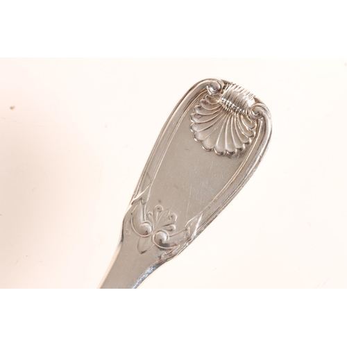 100 - Scottish silver fish slice by Robert Gray & Son, Glasgow 1820, 143g.