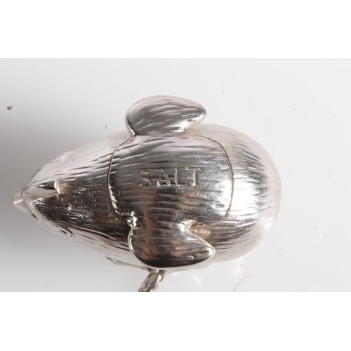 118 - Victorian novelty silver salt pot in the form of a chick, by James Barclay Hennell, London 1878, 54g... 