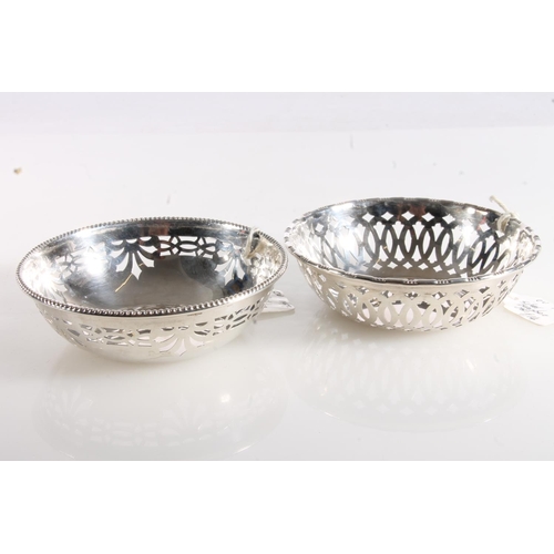 134 - Pair of George V pierced silver bon bon dishes, by Wilmot Manufacturing Co, Birmingham 1922, 88g. (2... 