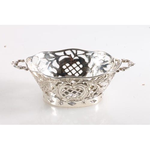 135 - Victorian silver bon bon dish of scallop shell form by Goldsmiths & Silversmiths Co (William Gibson ... 